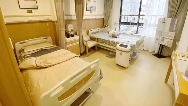 应届毕业生深圳积分入户_从门外追到电梯！国安核心与球迷冲突，事后重新见面，相互道歉 相.上防、疮预辰家家属